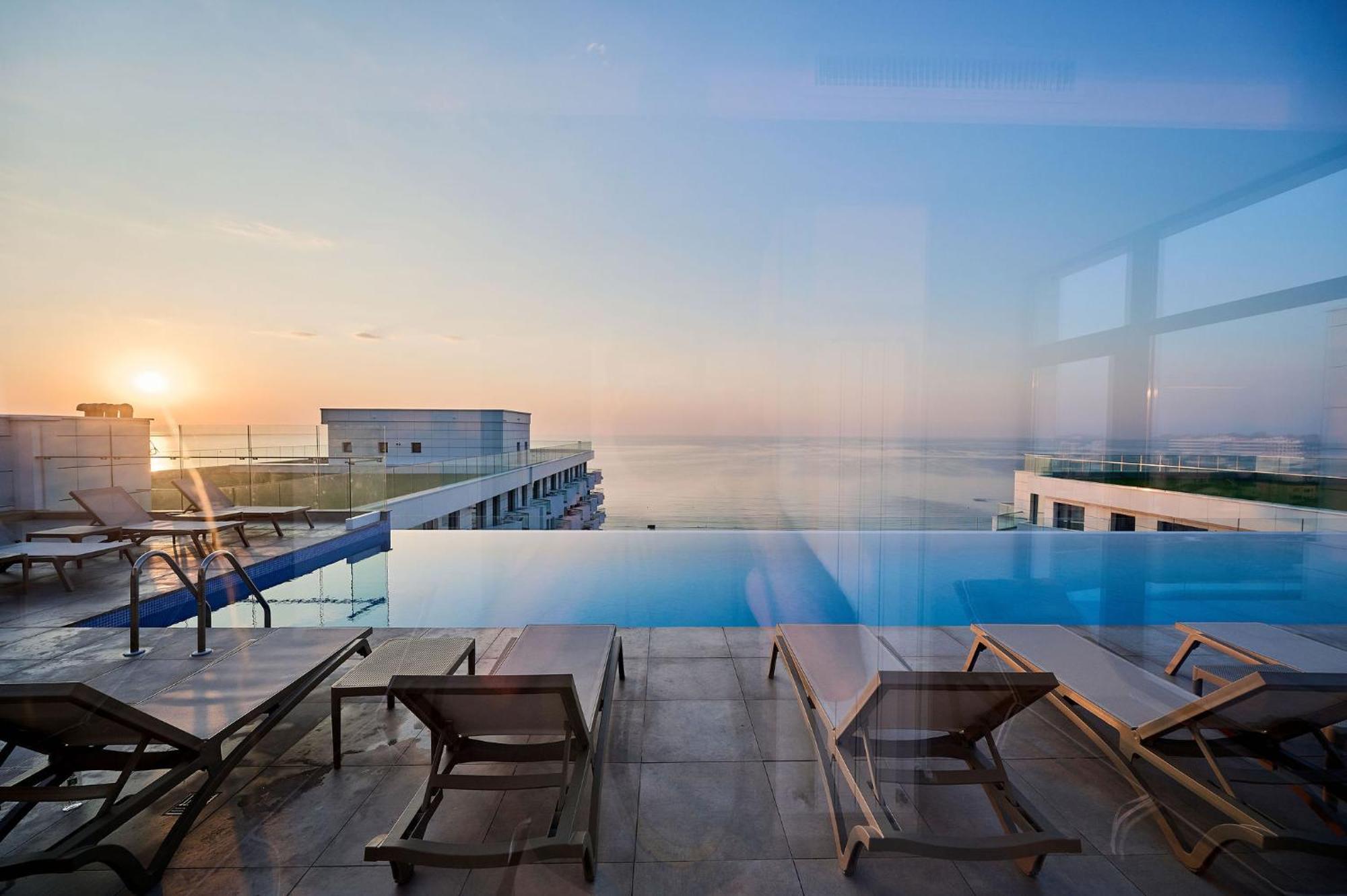 Jad Apartment In Infinity Beach Resort - Parking Mamaia Exterior foto